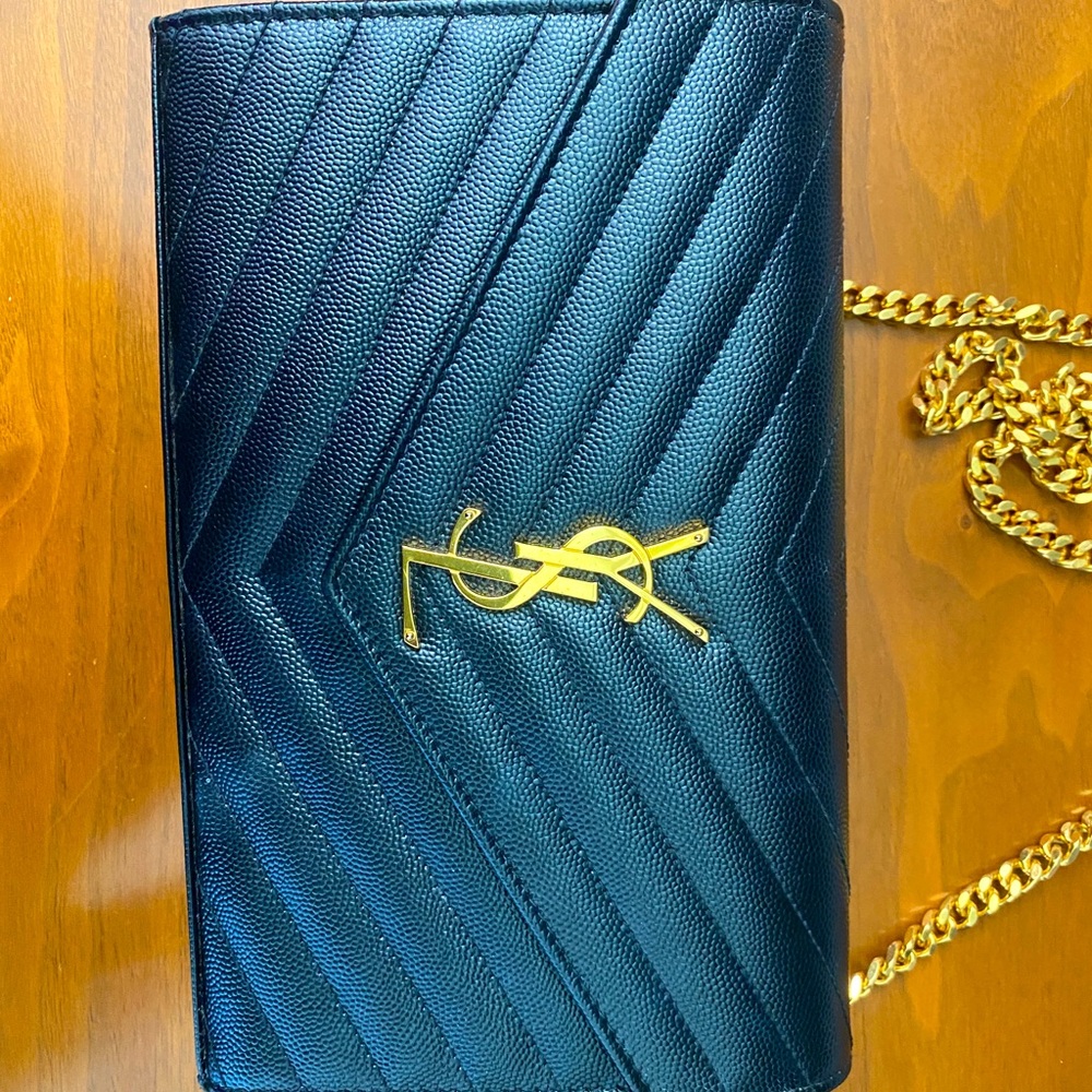 Saint Laurent Monogramme Large Grain de Poudre